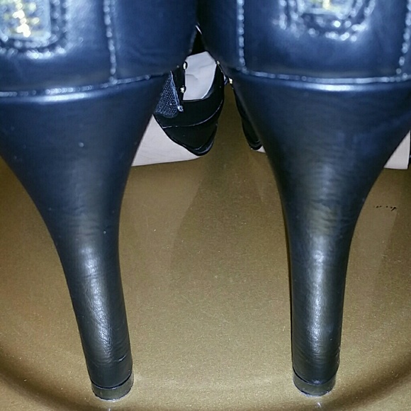 MINT Gold Stud Sandal Platform Heels - Picture 6 of 7